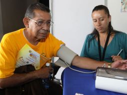 Los hombres viven aproximadamente siete años menos que las mujeres, debido a que no se hacen chequeos tan frecuentes como ellas. EL INFORMADOR / ARCHIVO