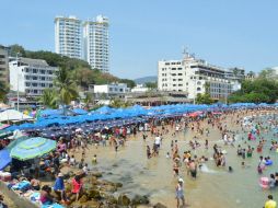 Las playas de Acapulco lucieron con afluencia turística numerosa. NTX / ARCHIVO