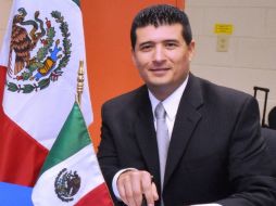 Alcalá lleva estrecha relación con entidades federativas y municipios del país. TWITTER / @AdrianAlcala75