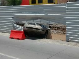 En su trayectoria se fue a impactar contra las láminas protectoras. EL INFORMADOR /