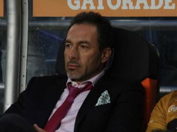 Señalan que Gustavo Matosas pidió a su directiva que busquen contratar a un medio de contención o un defensa. NTX / ARCHIVO