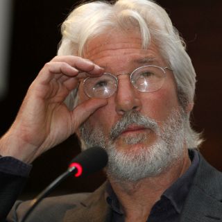 Richard Gere presume novia 30 años menor que él