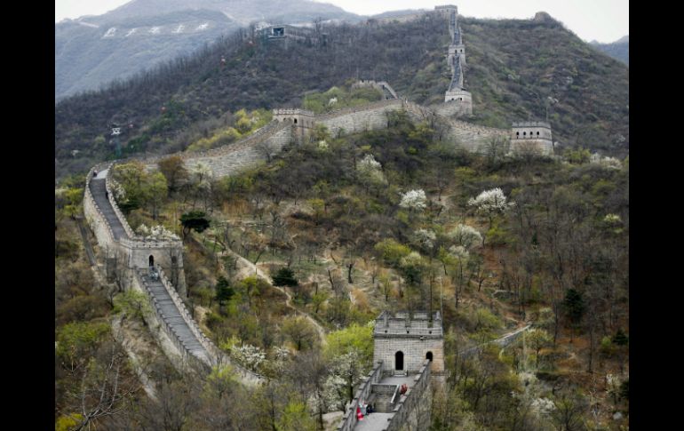 La Gran Muralla, de unos ocho mil kilómetros de longitud, empezó a construirse en el siglo III a.C. EFE / ARCHIVO
