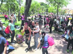 Comercio. 'Tenemos la necesidad de hacer esto para poder subsistir'’, aseguró Cecilia Harkin, una de las vendedoras. EL INFORMADOR / F. Atilano