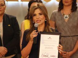 ''Podrá retomar sus actividades normales luego de un lapso de reposo de entre tres a cinco días'', dicta el boletín. FACEBOOK / Claudia Pavlovich