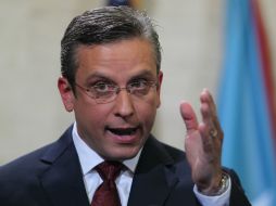 Alejandro García Padilla, el gobernador, señala que es hora de sacarlos del mal estado de las finanzas. AP / ARCHIVO