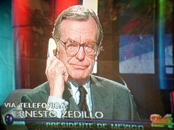 Zabludovsky durante la última emisión del noticiero 24 Horas, en 1998. NTX / ARCHIVO