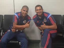 Carlos Salcido (izq.) en compañía del portero Rodolfo Cota (der.). TWITTER / @carlossalcido7