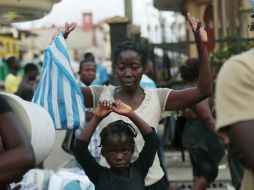 Debido a la falta de cuidados y tratamientos médicos, la mortalidad de mujeres durante el embarazo o el parto podría aumentar. AP / ARCHIVO