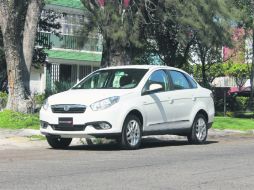 Bien presentado. El Vision es una de las caras nuevas de la marca Dodge. Un auto orientado al bajo consumo de combustible. EL INFORMADOR / M. Castillo