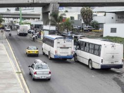 Usuarios ven deficientes algunas rutas actuales; también piden mejoras en paraderos para aligerar la espera de camiones. EL INFORMADOR / M. Vargas