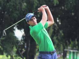 El tapatío Álvaro Ortiz juega participa en la Gira colegial de Estados Unidos, representando a la Universidad de Arkansas. EL INFORMADOR / E. Barrera