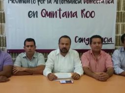 El político y cuatro diputados más dimiten al partido a través de un video desplegado en YouTube. YOUTUBE / aguilarosorio