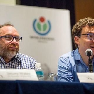 Wikipedia es lugar de preguntas, no de respuestas: Jimmy Wales