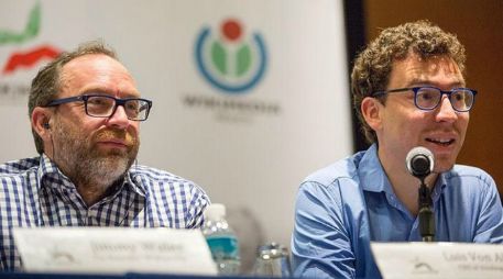 Esta debe ser una herramienta que lleva al usuario a nuevas fuentes de información, afirma su cofundador (i). TWITTER / @duolingo