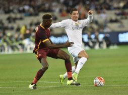 Cristiano Ronaldo encabezó la ofensiva merengue, en la que no coincidió junto a Benzema y sí con Bale. EFE / J. Smith