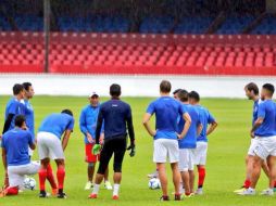 El 'Maestro' les habló a sus dirigidos sobre la rivalidad tan marcada que tiene con el equipo rojiblanco. TWITTER / @ClubTiburones