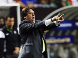 Herrera se ha quejado del arbitraje, y tras dos partidos en que fue beneficiado, insiste en que el Tri merece estar en la Final. AP / J. Bazemore