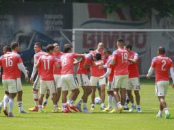 Los rojiblancos entrenaron antes de viajar a Veracruz. TWITTER / @Chivas