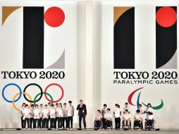 El color negro de la columna simboliza la diversidad; el círculo rojo representa un mundo en el cual todos sean aceptados. AFP / Y. Tsuno