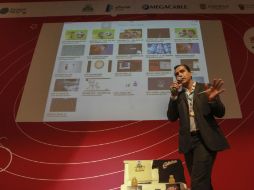 Yoan Pablo Pérez señala que actualmente se trabaja en los guiones tanto de la serie como del largometraje. EL INFORMADOR / F. Atilano