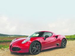 Gran presencia. Este auto roba miradas y suspiros a su pado por las calles. Es casi imposible no verlo, gracias a su silueta única. EL INFORMADOR / S. Oliveira