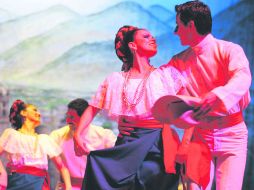 El Ballet Folclórico de la Universidad de Guadalajara promete dar un espectáculo excepcional a los espectadores. EL INFORMADOR / ARCHIVO