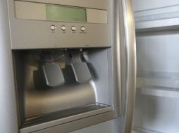 Se debe cerrar bien la puerta del refrigerador, pues éste es uno de los equipos que consume más energía. EL INFORMADOR / ARCHIVO