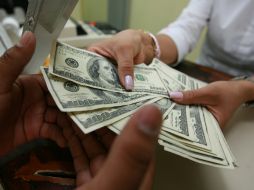 Se observan también problemas en las empresas con gran proporción de deuda en dólares y con pocos ingresos en divisa verde. EL INFORMADOR / ARCHIVO