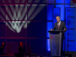 El pueblo cubano es víctima del gobierno de Castro, no del embargo u otros ''símbolos del pasado'', asegura Bush. AP / W. Lee