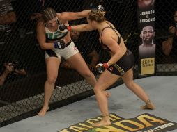Rousey sigue siendo la reina del octágono, aún fuera de EU. AP / D. Ramalho