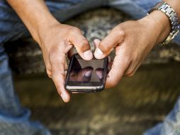 Los 'smartphones' han adquirido un lugar tan predominante en la vida de los mexicanos, que no se separan de ellos. EL INFORMADOR / ARCHIVO