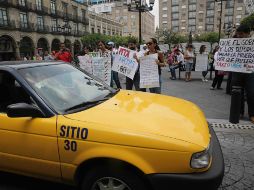 Usuarios defienden el servicio de los taxis 'ejecutivos', ya que aseguran brindan un mejor servicio. EL INFORMADOR / M. Vargas