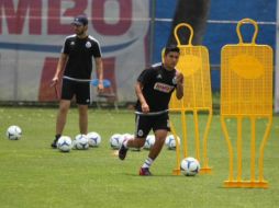 Será este viernes cuando el técnico rojiblanco determine el once que saldrá ante Tigres. TWITTER / @Chivas