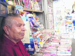 Don Chema. Ni una autoridad se ha acercado a su puesto para ofrecerle algún apoyo. EL INFORMADOR / U. Zamarroni