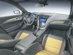 Al detalle. Asientos Recaro y terminados con fibra de carbono y microfibra. ESPECIAL / Cadillac