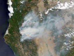 La NASA publica una imagen donde muestra las áreas afectadas por el incendio. TWITTER / @NASA_EO