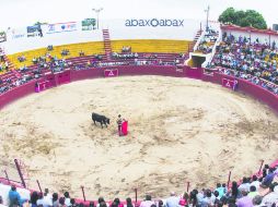Novillada. La plaza de toros El Centenario (en Tlaquepaque) registró una buena entrada. EL INFORMADOR / P. PEREZ