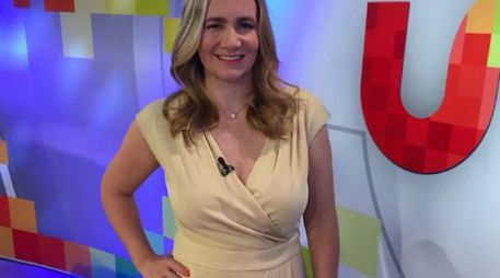 Maggie se divirtió durante su participación en el programa de Junior Express. TWITTER / @MaggieHegyi