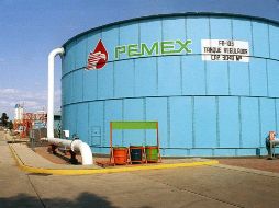 Pemex puntualizó que esta sentencia permite dotar de certeza jurídica las relaciones comerciales en el sector. NTX / ARCHIVO