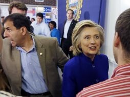 En medio de campaña, Clinton está envuelta en la investigación sobre correos clasificados del gobierno en su cuenta privada. AP / J. Cole