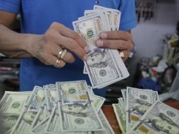 El dólar se vendió dos centavos menos comparado con la cotización de medio día. EL INFORMADOR / ARCHIVO