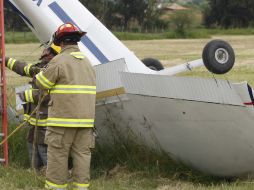 Cuerpos de emergencias trabajan en el lugar del accidente. EL INFORMADOR / ARCHIVO