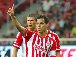 Omar Bravo se convirtió en el máximo goleador de la historia de Chivas, al anotar dos goles ante Morelia. MEXSPORT / S. Molina