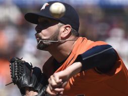 Segunda oportunidad. Oliver Pérez debutó con la franela de los Astros el martes pasado. EFE / J. Mabanglo