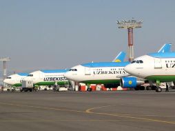 Con esta disposición pretenden 'garantizar la seguridad' de sus vuelos y están obligados a llevar a cabo dichos procedimientos. FACEBOOK / Uzbekistan Airways