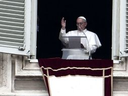 El Papa Francisco dedica unas palabras a los danzantes desde la ventana de su estudio personal en el Palacio Apostólico. EL INFORMADOR / ARCHIVO