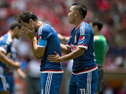 Omar Bravo y Marco Fabián lamentan el resultado ante Toluca. MEXSPORT / O.Aguilar