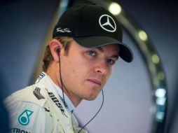 Nico Rosberg tuvo un accidente por un reventón de neumático, pero sin consecuencias. AFP / A. Isakovic