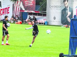 ENTRENAMIENTO. El delantero de Chivas, Marco Fabián, ayer en la práctica en las instalaciones de Verde Valle. EL INFORMADOR / R. Tamayo